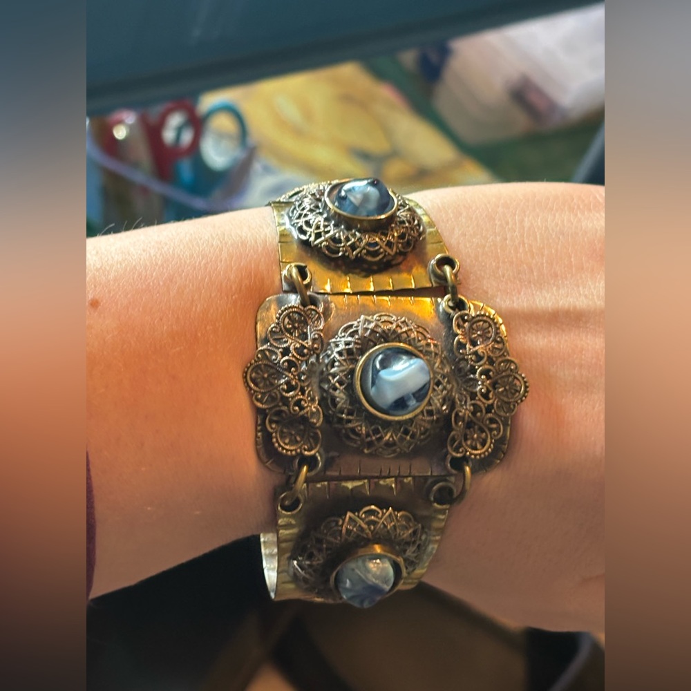 c.1930’s Art Deco Brass Filigree + Hand-Marbled Czech Glass Bracelet • Rare - Picture 6 of 16
